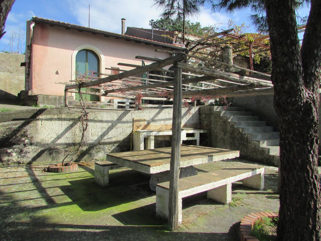 Гостьовий будинок Rifugio Dei Tre Pini Кастельмола Екстер'єр фото
