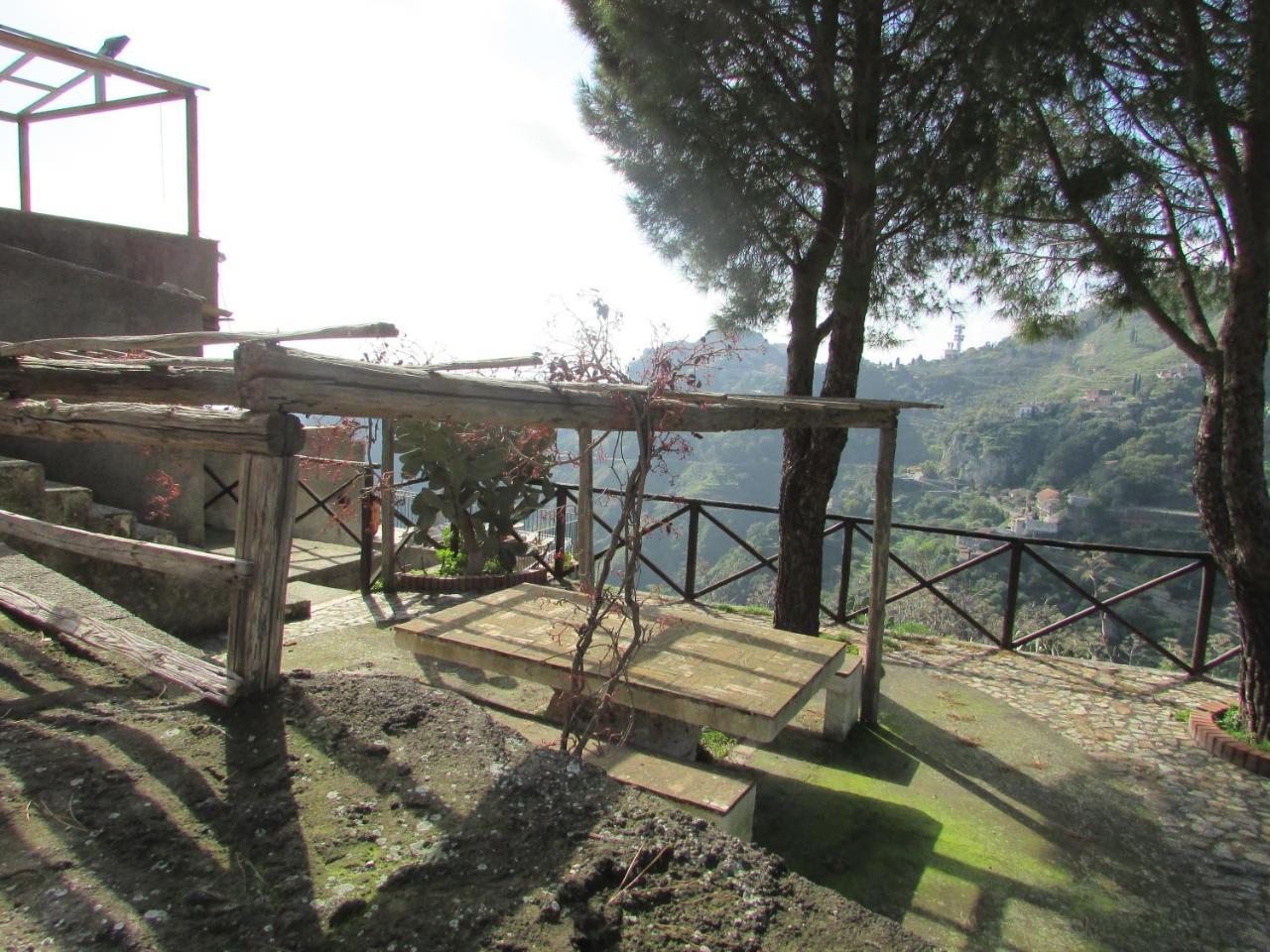 Гостьовий будинок Rifugio Dei Tre Pini Кастельмола Екстер'єр фото